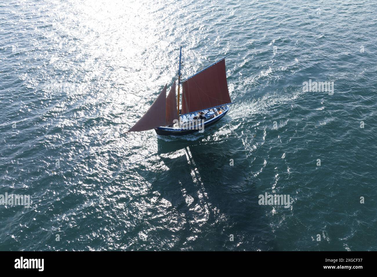 Frankreich, Finistere, Brest, Sloop, Dalh Mad (Luftaufnahme) Stockfoto