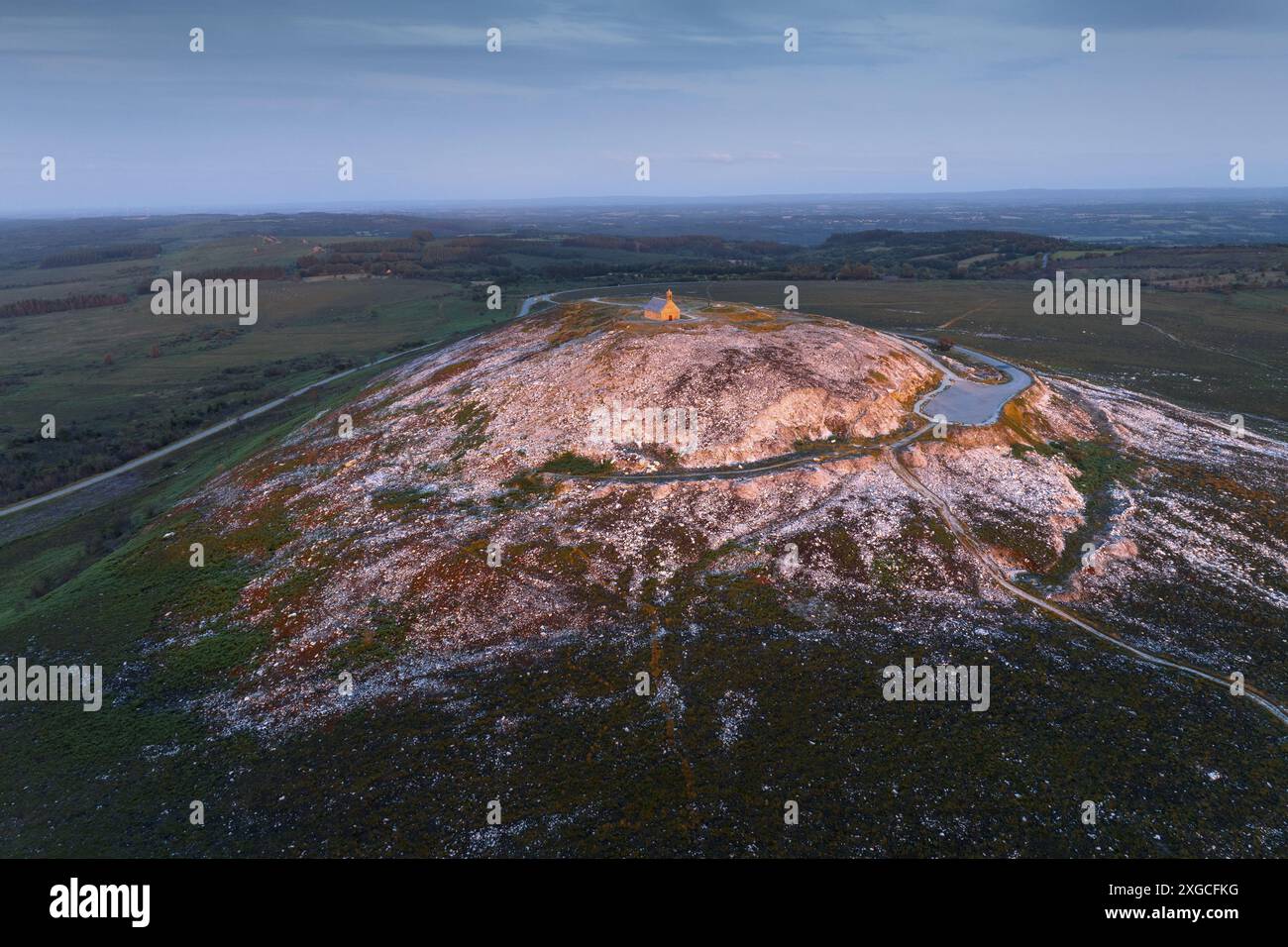 Frankreich, Finistere, Armoric Natural Regional Park, Aree Mounts, Braspart, Saint Michel Mount, Saint Michel Kapelle unter Schnee Stockfoto