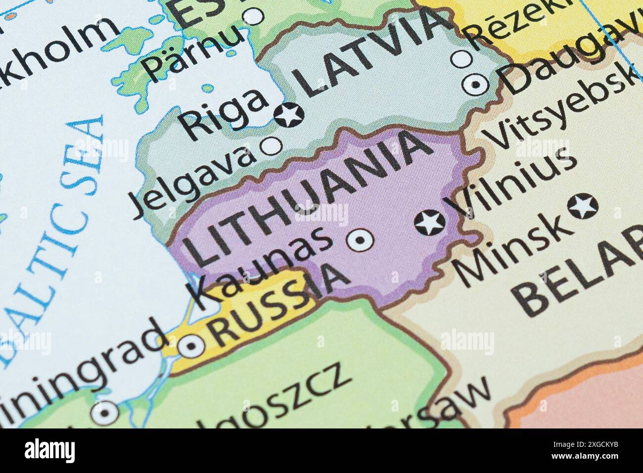 Nahaufnahme einer politischen Karte Litauens mit Landesgrenzen und wichtigsten Städten Stockfoto