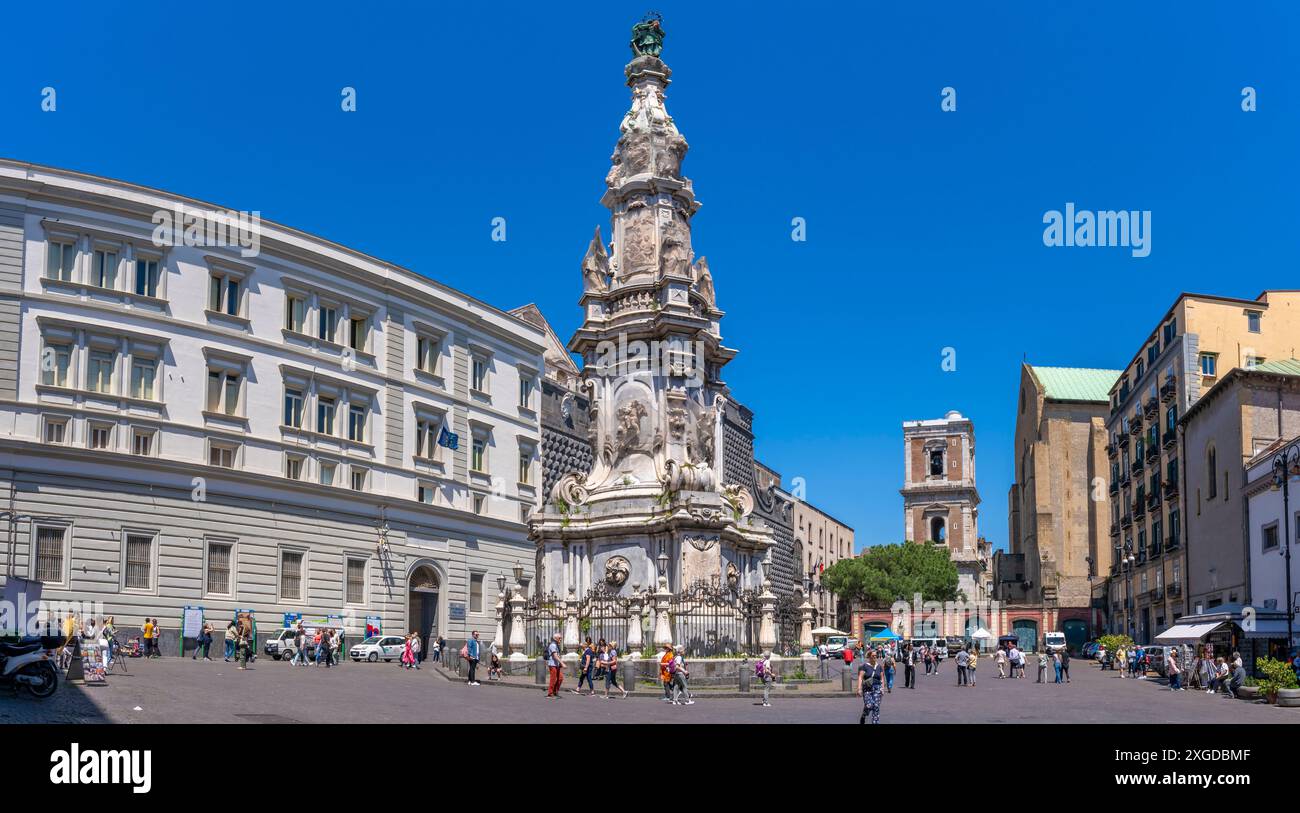 Blick auf das Guglia dell'Immacolata-Denkmal auf der Piazza Gesu Nuovo, historisches Zentrum, UNESCO-Weltkulturerbe, Neapel, Kampanien, Italien, Europa Stockfoto