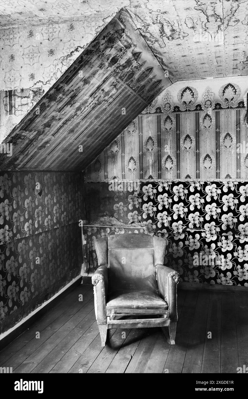 MT00097-00-BW...MONTANA - Stuhl im Haus im Chief Plenty Coups State Park auf dem Crow Indian Reservat. Stockfoto