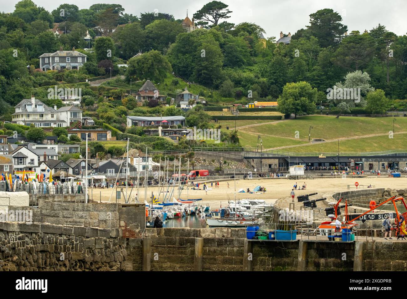 Zoomte ein Bild der Küstenstadt Lyme Regis, Dorset Stockfoto