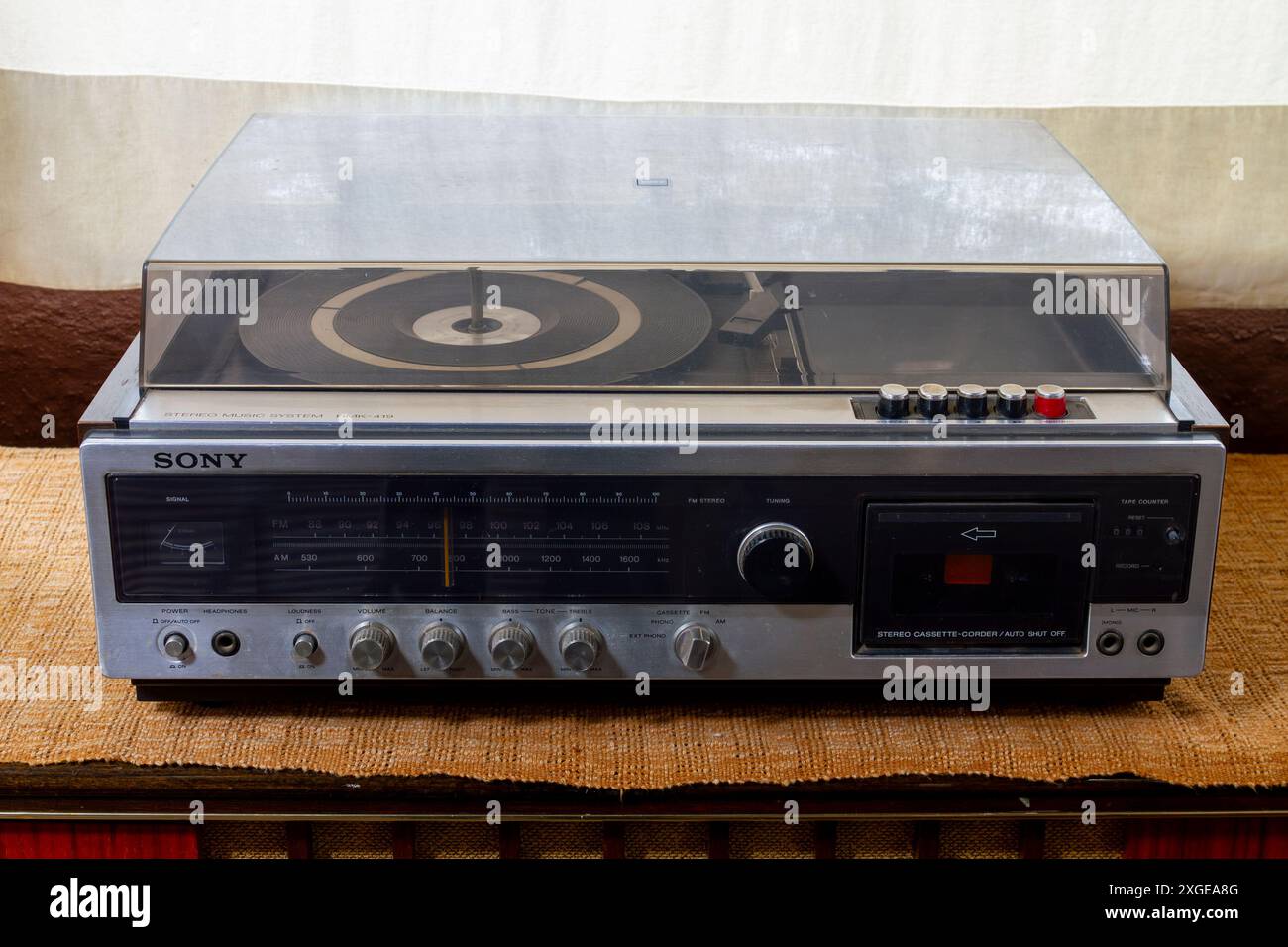 Vintage-Plattenspieler Kassettenradio Sony Entertainment Center Stockfoto