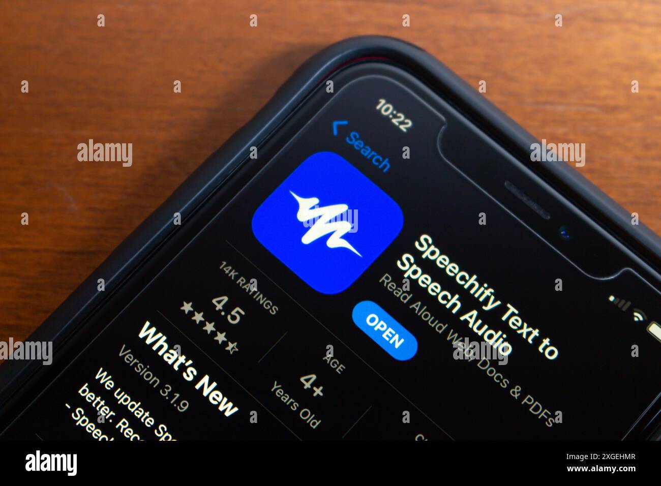 Speechify App in einem App Store. Speechify ist eine App, die mithilfe von KI Text in Sprache konvertiert, sodass Benutzer Text in jeder beliebigen Stimme hören können Stockfoto