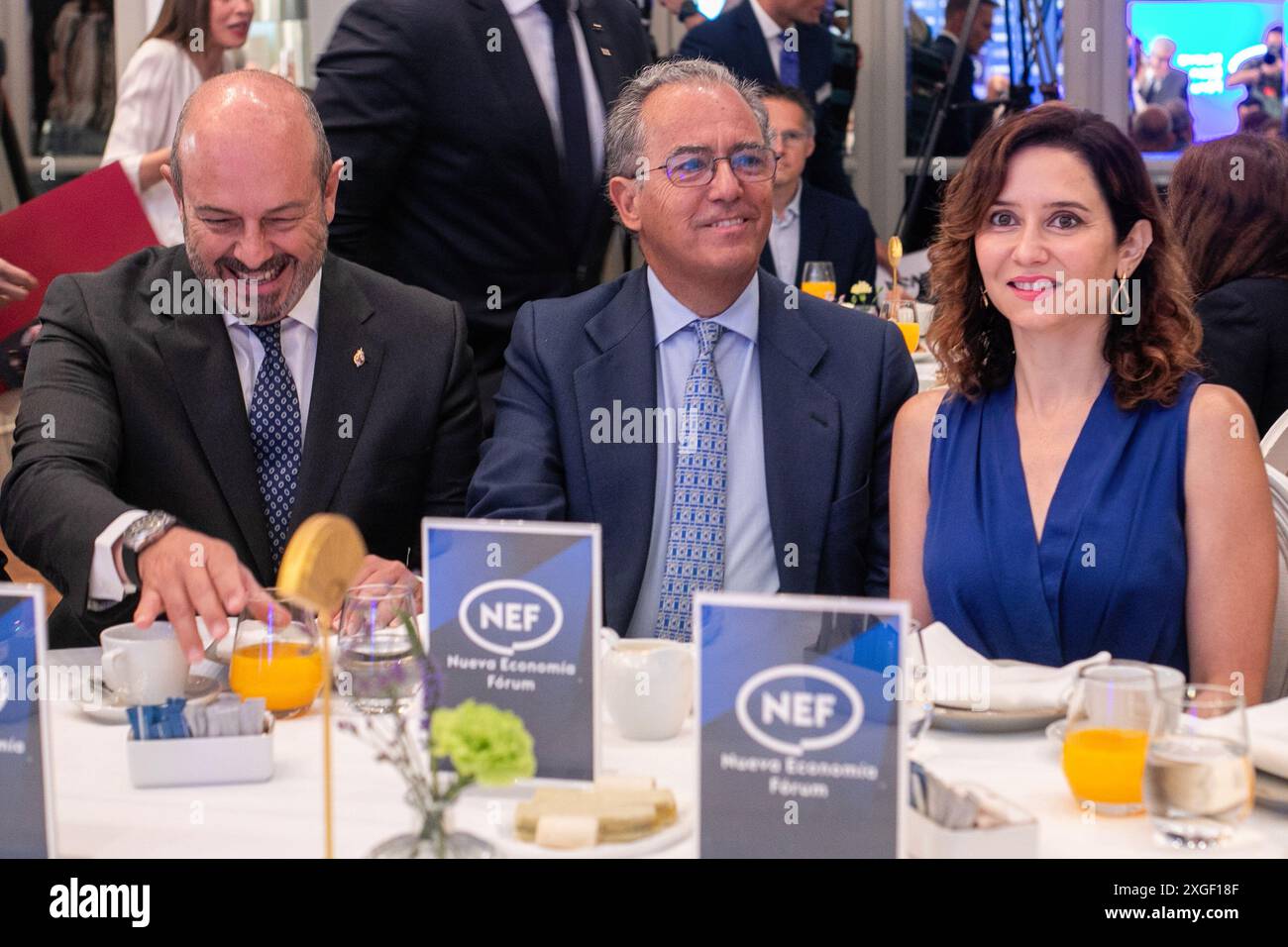 Madrid, Spanien. Juli 2024. Enrique Ossorio (C), Präsident der Madrider Versammlung, Pedro Rollán (L), Präsident des Senats, und Isabel Diaz Ayuso (R), Präsidentin der Gemeinschaft Madrid bei einem informativen Frühstück. Ein informatives Frühstück fand im Hotel Ritz in Madrid statt, an dem Pedro Rollán, Präsident des Senats, Enrique Ossorio, Präsident der Madrider Versammlung, und Isabel Diaz Ayuso, Präsidentin der Gemeinschaft Madrid, teilnahmen. Quelle: SOPA Images Limited/Alamy Live News Stockfoto