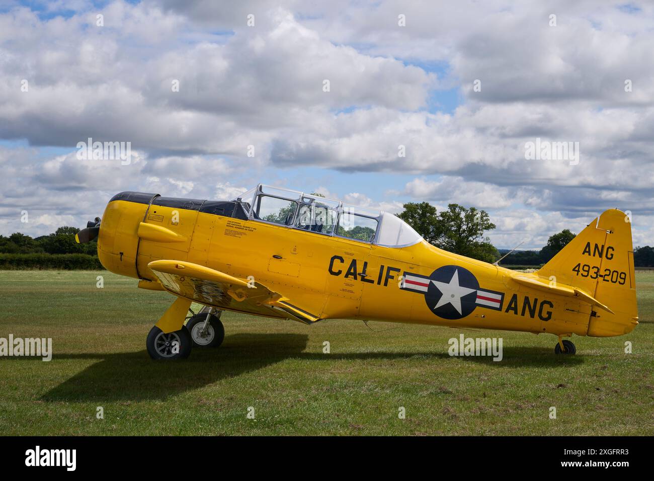 North American T-6G Texan (Harvard) auf der Fluglinie der Headcorn Airshow Stockfoto