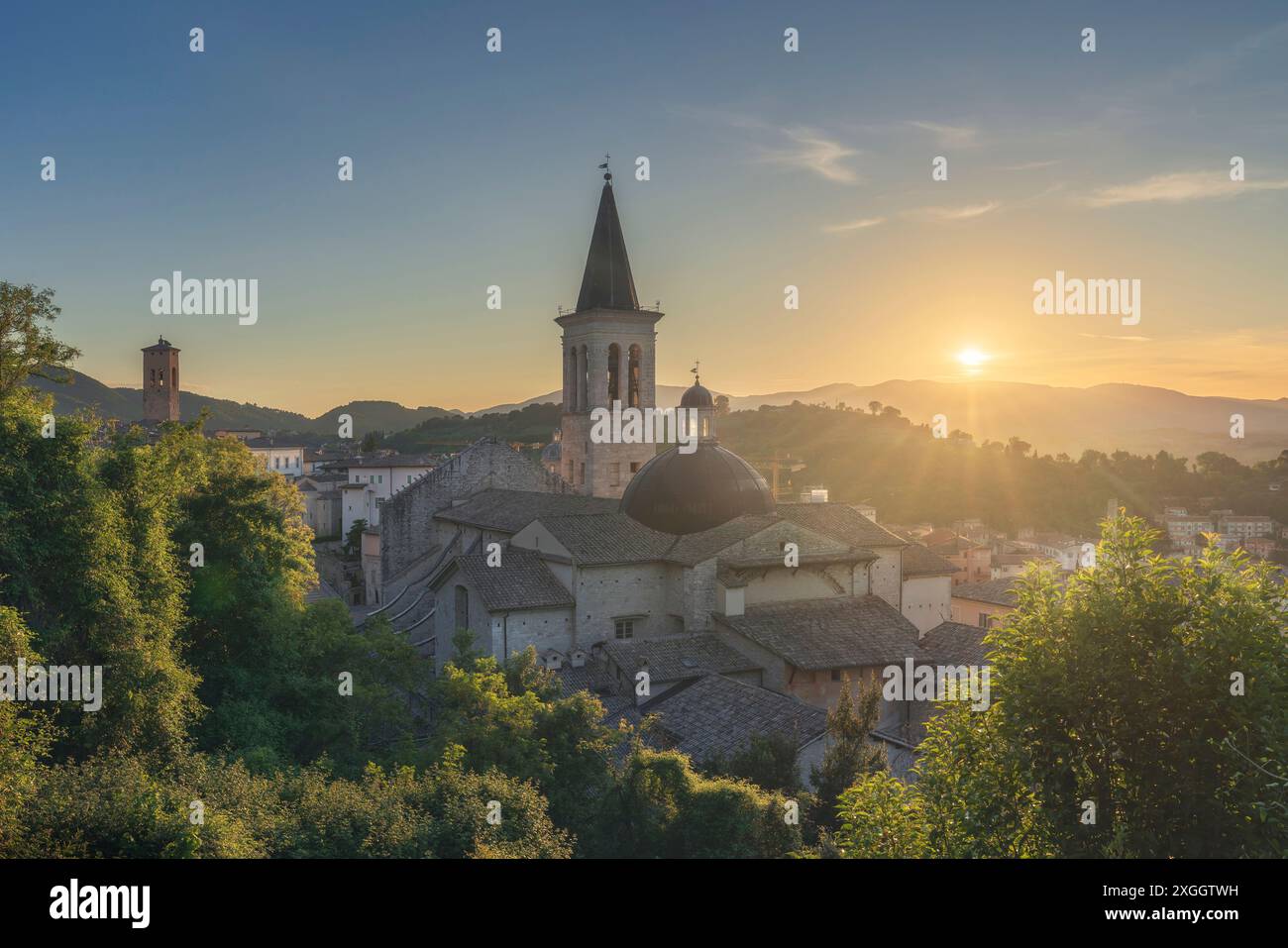 Spoleto, Santa Maria Assunta oder Kathedrale Saint Mary duomo bei Sonnenuntergang. Provinz Perugia, Region Umbrien, Italien, Europa. Stockfoto