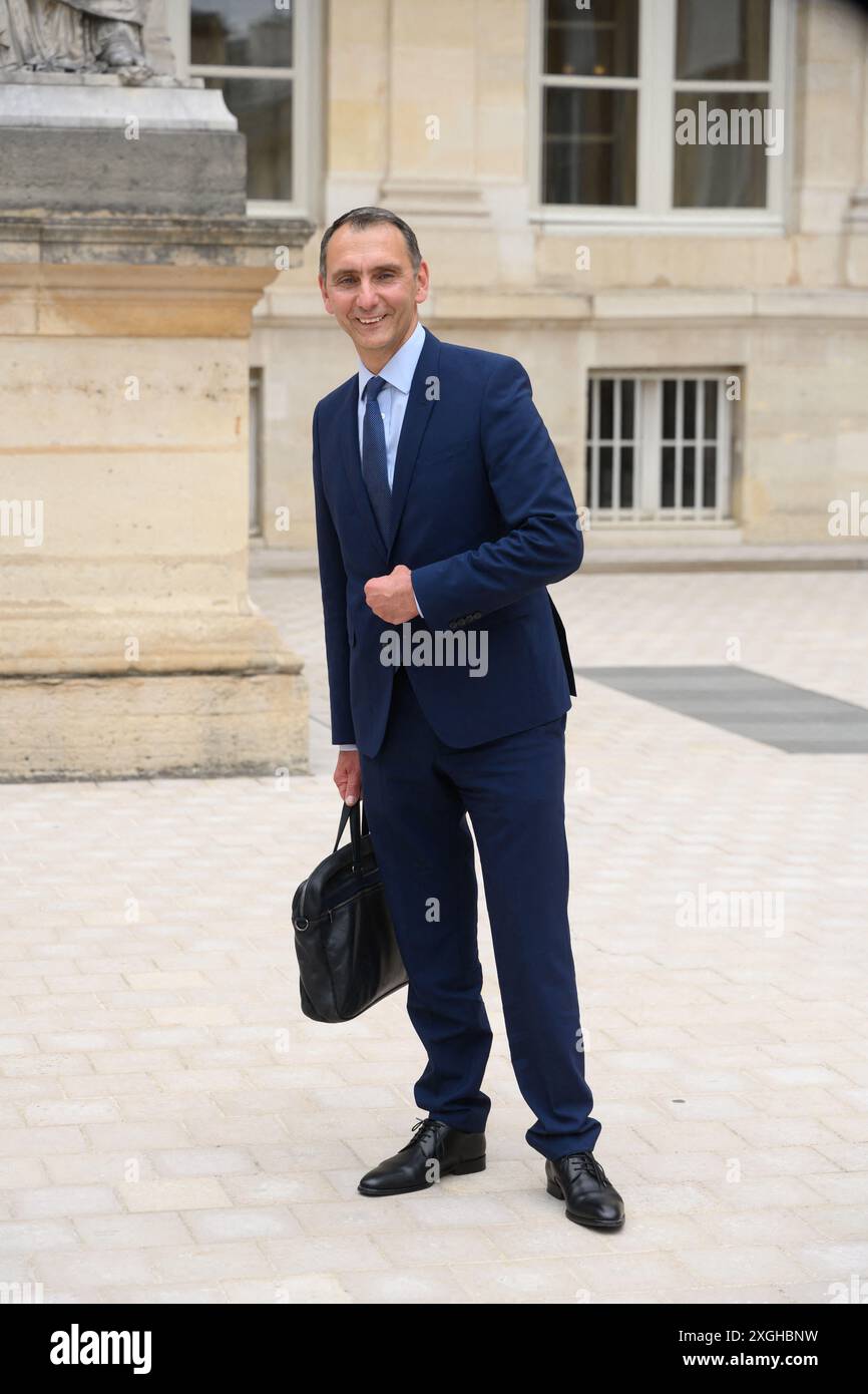 Paris, Frankreich. Juli 2024. Der neu gewählte französische Parlamentsabgeordnete Laurent Jacobelli trifft am 8. Juli 2024, einen Tag nach der zweiten Runde der französischen Parlamentswahlen, zu einem Begrüßungstag in der Nationalversammlung in Paris ein. Foto: Pierrick Villette/ABACAPRESS. COM Credit: Abaca Press/Alamy Live News Stockfoto