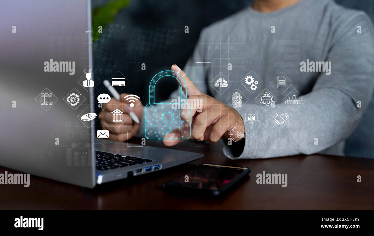 Cybersicherheitskonzept, Datenschutz und Verschlüsselung für Benutzer, sicherer Internetzugang, Zukunftstechnologie und Kybernetik, Bildschirmvorhängeschloss. Internet-Netzwerk Stockfoto