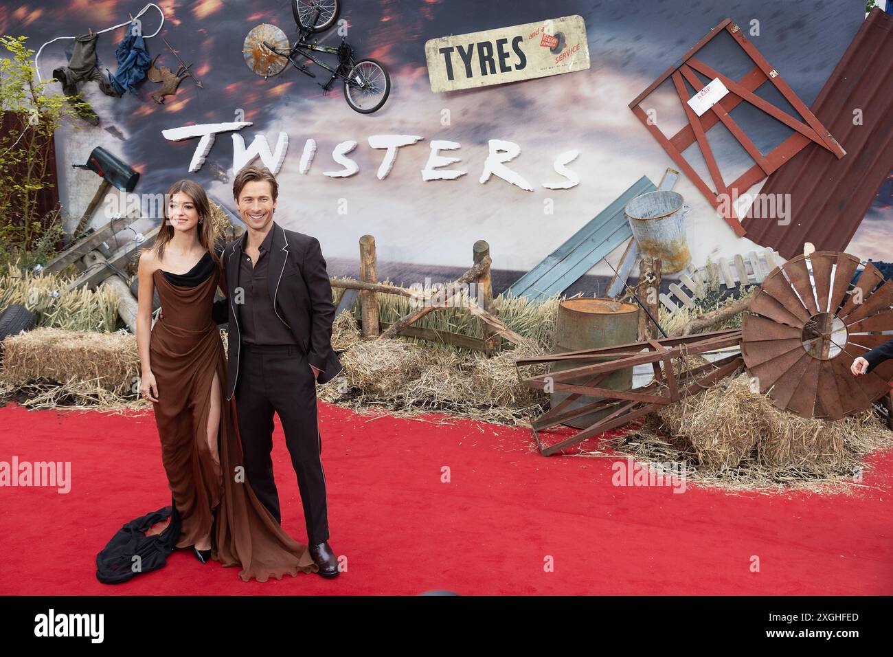 London, Großbritannien. Juli 2024. Daisy Edgar Jones und Glen Powell nehmen am 8. Juli 2024 an der „Twisters“ European Premiere auf dem Cineworld Leicester Square in London, England, Großbritannien Teil. Quelle: S.A.M./Alamy Live News Stockfoto