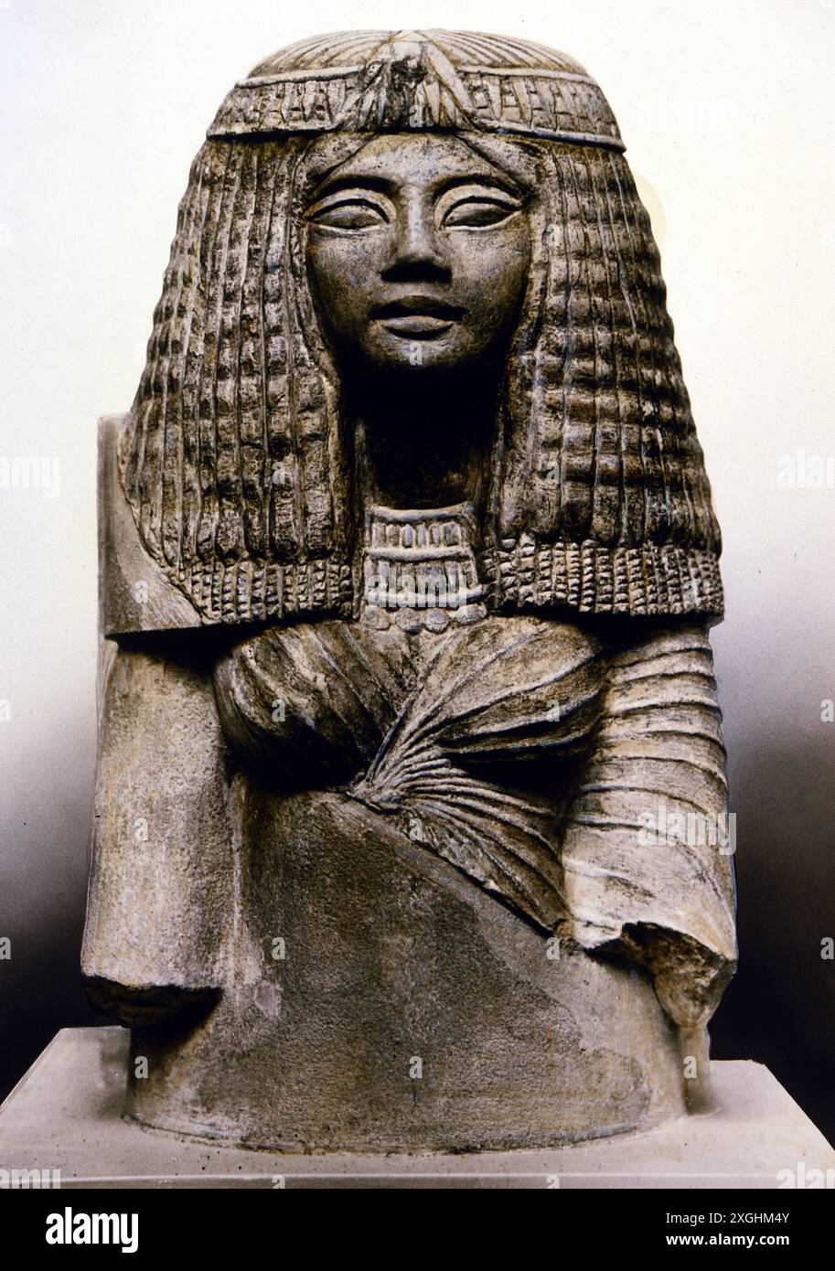Bildende Künste, Ägypten, Skulptur, junge Frau als Fanträgerin einer Gottheit, um 1450 v. Chr., Kalkstein, British Museum, URHEBERRECHT DES KÜNSTLERS MUSS NICHT GELÖSCHT WERDEN Stockfoto