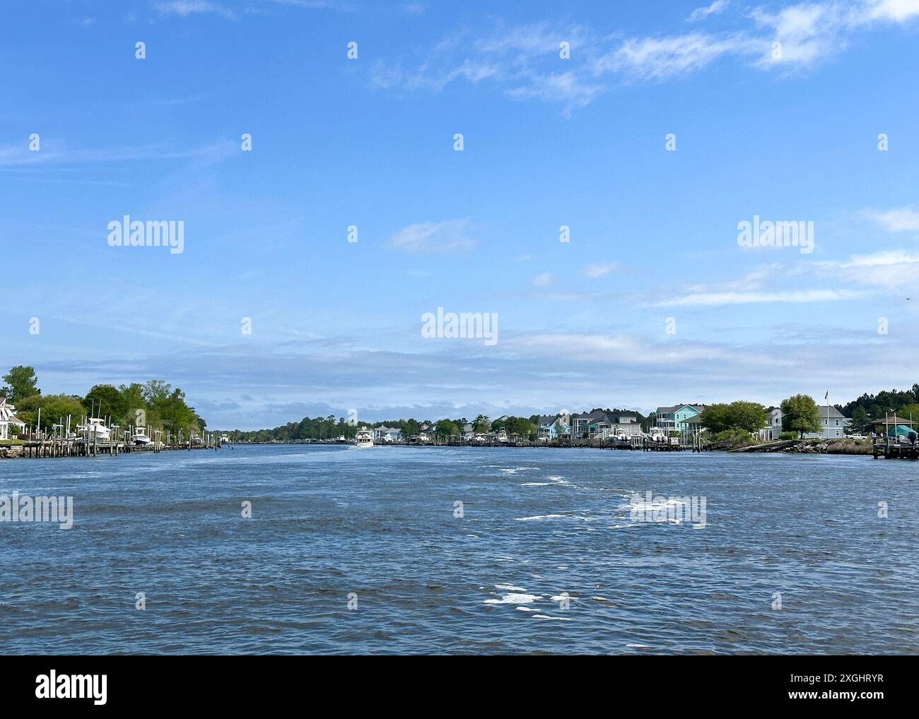 Malerische Ausblicke auf den Adams Creek, Teil des Intracoastal Waterway durch North Carolina Stockfoto