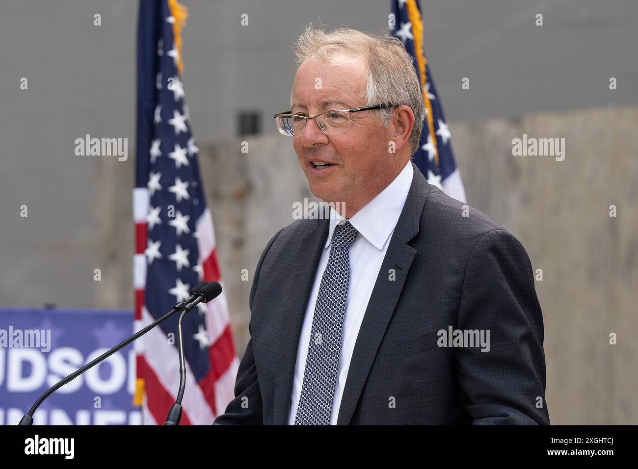 New York, New York, USA. Juli 2024. Amtrak Board Chair Tony Coscia spricht während der Feier für die volle Finanzierung des Hudson Tunnel Project auf der Baustelle in New York (Bild: © Lev Radin/Pacific Press via ZUMA Press Wire) NUR für REDAKTIONELLE VERWENDUNG! Nicht für kommerzielle ZWECKE! Stockfoto