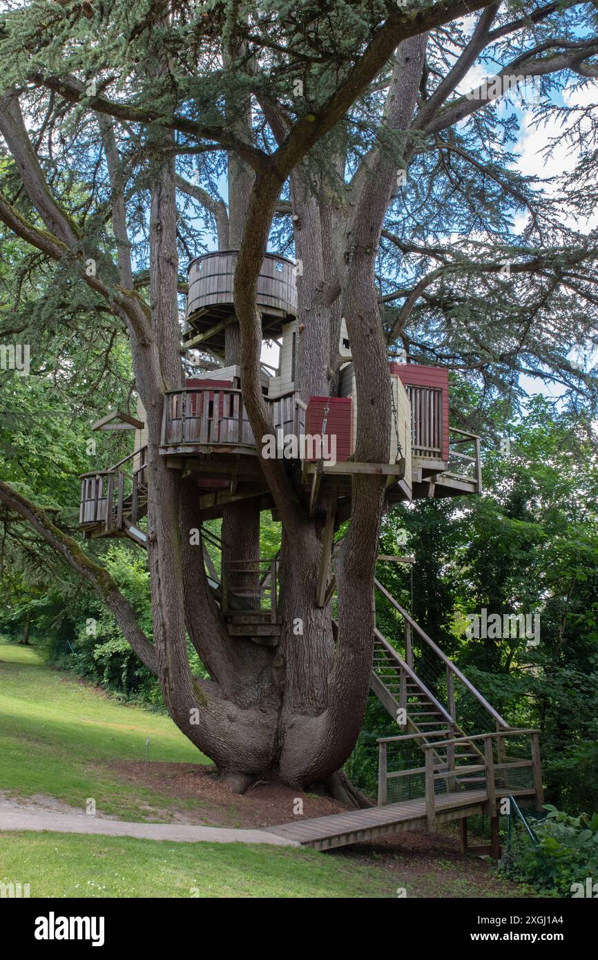 Baumhaus auf dem Gelände des Château de Langeais Stockfoto