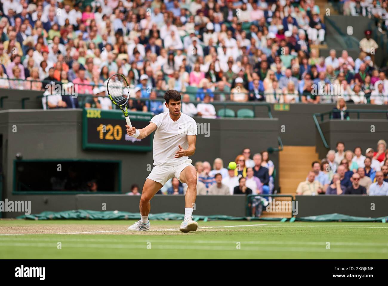 London, London, Großbritannien. Juli 2024. Carlos Alcaraz (ESP) kehrt während der Meisterschaft Wimbledon (Credit Image: © Mathias Schulz/ZUMA Press Wire) NUR ZUR REDAKTIONELLEN VERWENDUNG zurück! Nicht für kommerzielle ZWECKE! Stockfoto