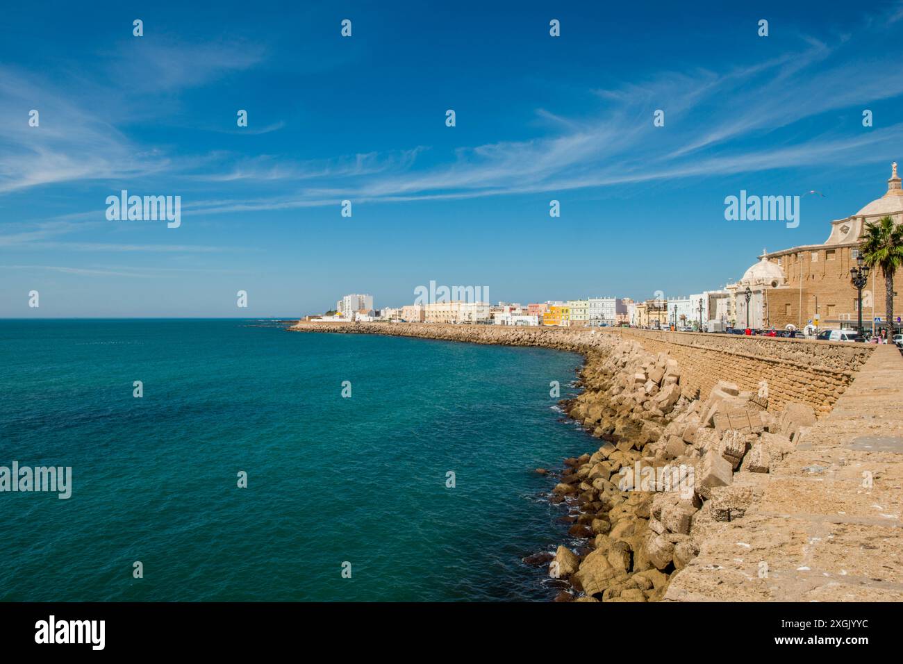 San Sebastian Bay Küste, Altstadt, Cadiz, Spanien. Stockfoto