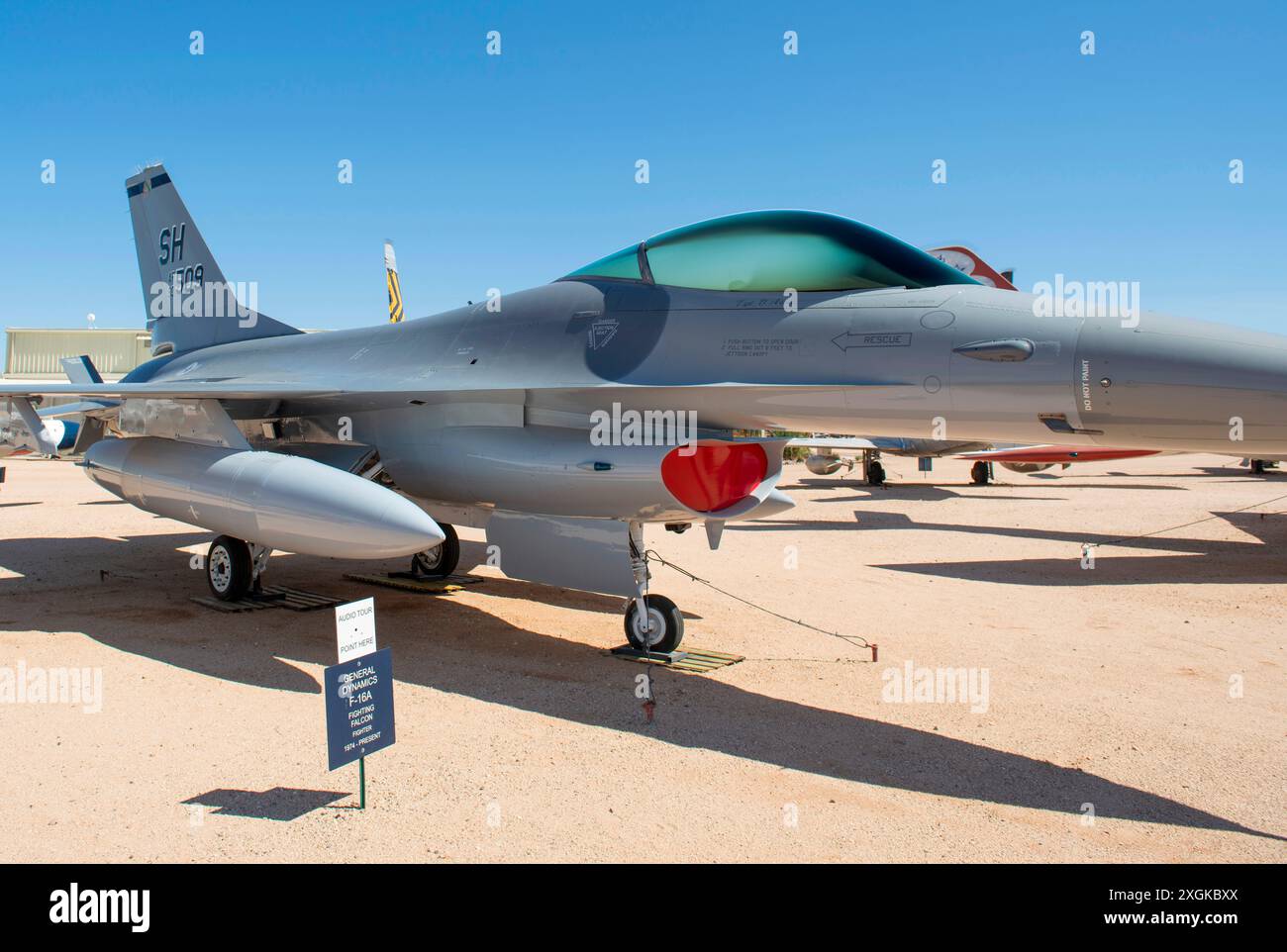 General Dynamics F-16A-1 USAF Kampfflugzeug im Pima Air & Space Museum in Tucson, AZ, USA Stockfoto