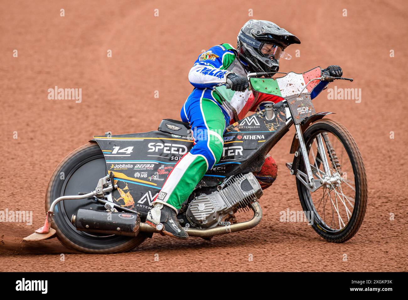 Nicolas Vicentin aus Italien trainiert während des Monster Energy FIM Speedway of Nations Halbfinales 1 im National Speedway Stadium in Manchester am Dienstag, den 9. Juli 2024. (Foto: Ian Charles | MI News) Stockfoto