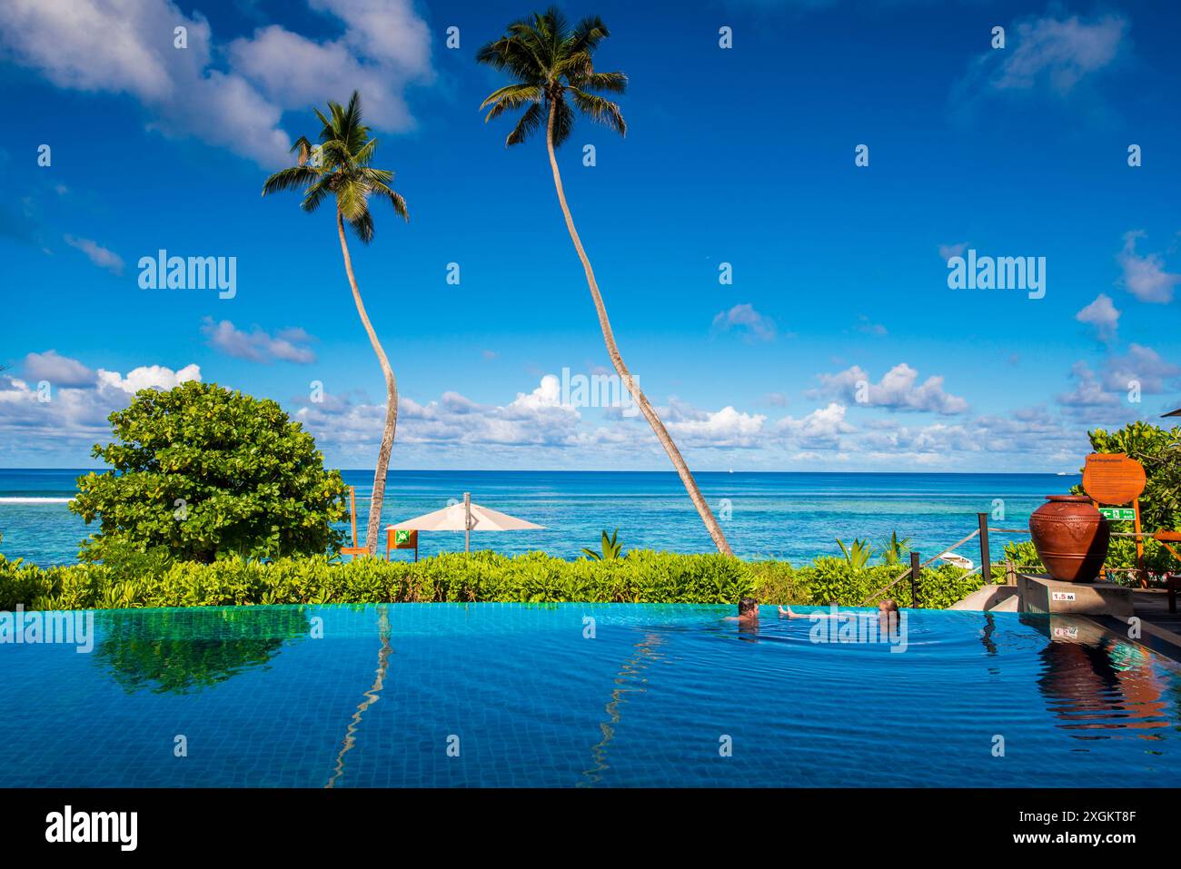 Der Pool im Hilton's Doubletree Resort & Spa, Mahe, Republik Seychellen, Indischer Ozean. Stockfoto