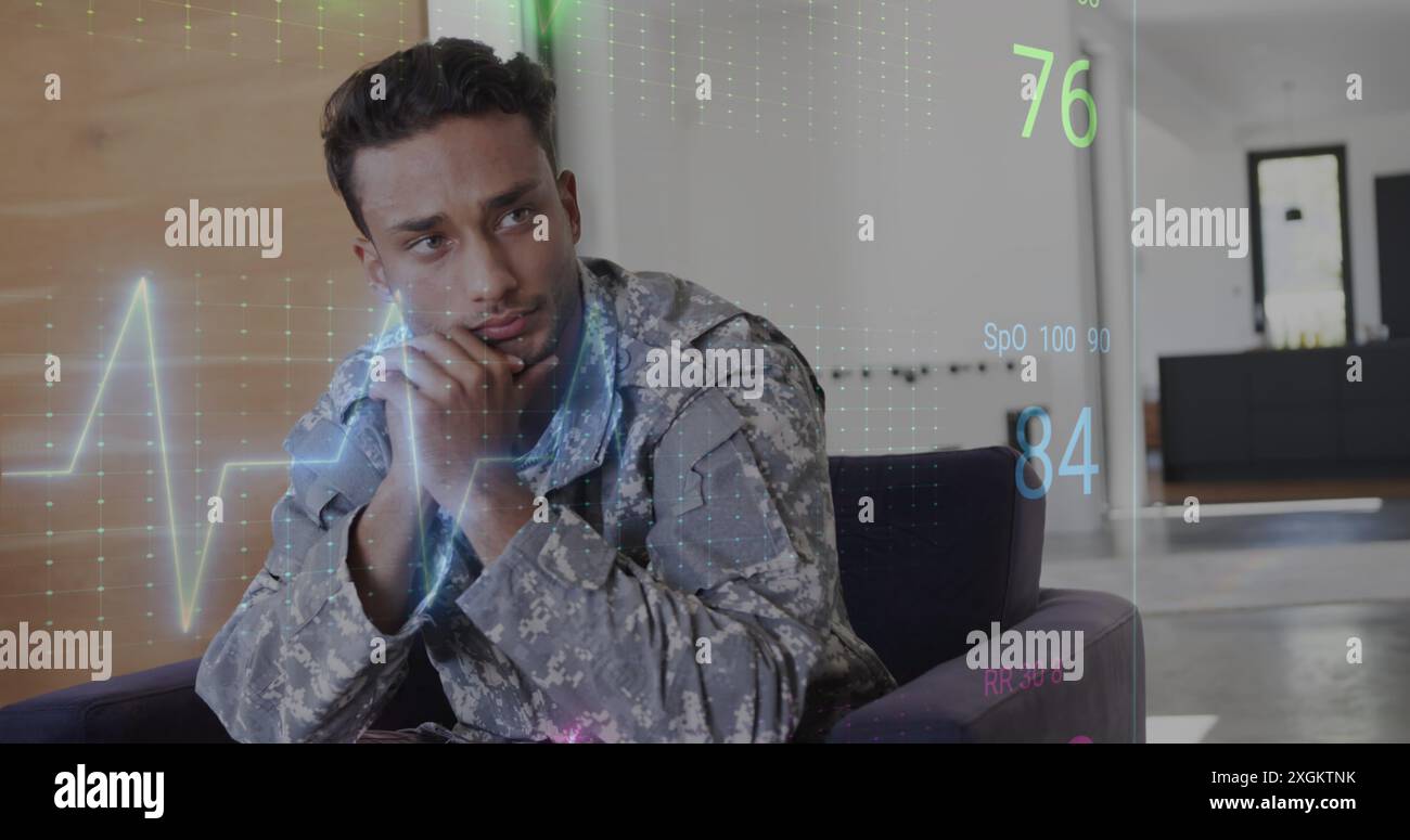 Bild des Herzfrequenzmessers gegen männlichen Armeeoffizier in Uniform, der im Krankenhaus wartet Stockfoto