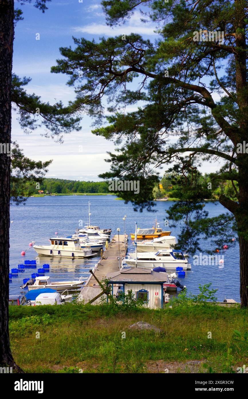 Hafen im Dorf Vaxholm n Stockholmer Archipel Stockfoto