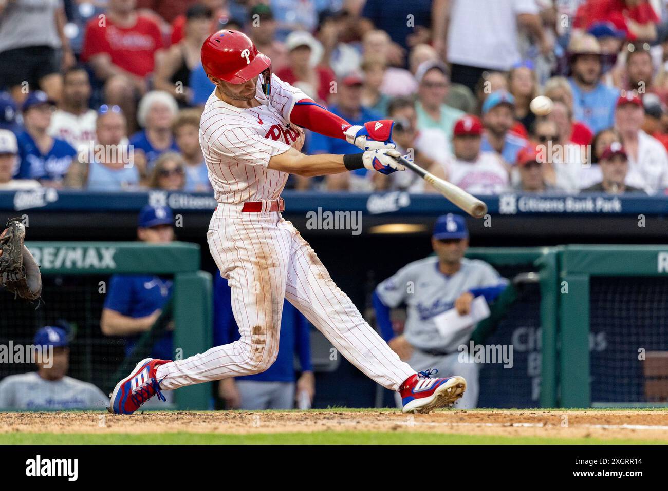 Philadelphia Phillies' TREA Turner trifft am Dienstag, den 9. Juli 2024, einen Grand Slam Home Run während des vierten Inning eines MLB-Baseballspiels gegen die Los Angeles Dodgers in Philadelphia. Foto: Laurence Kesterson/UPI Stockfoto