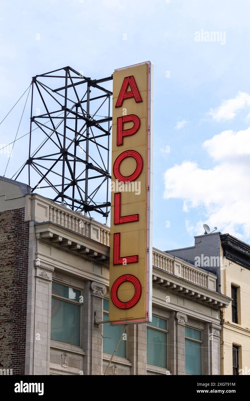 Das legendäre Apollo Theatre Sign in Harlem New York City Stockfoto