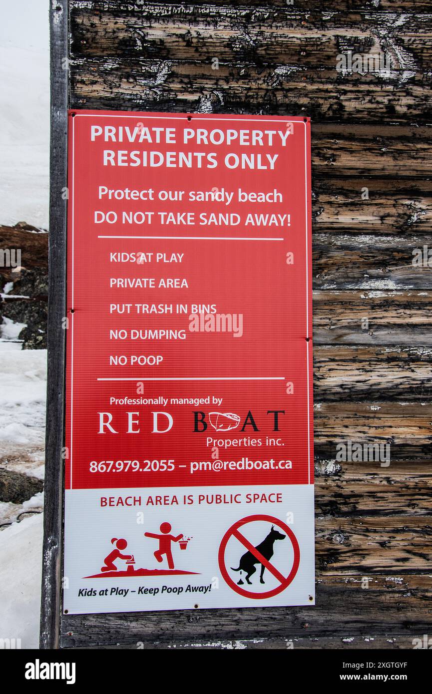 Red Boat Beach Privatgrundstücke nur in Apex, Nunavut, Kanada, anmelden Stockfoto