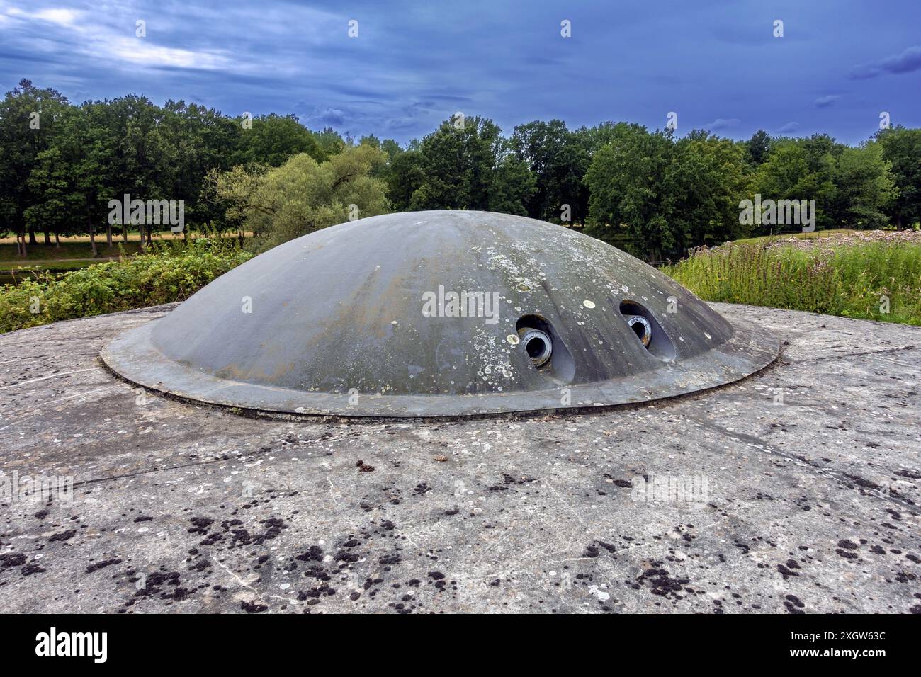 Panzerkuppel / Turm in Fort van Liezele, Festung des Festungsgebietes Antwerpen, Puurs-Sint-Amands, Provinz Antwerpen, Belgien Stockfoto