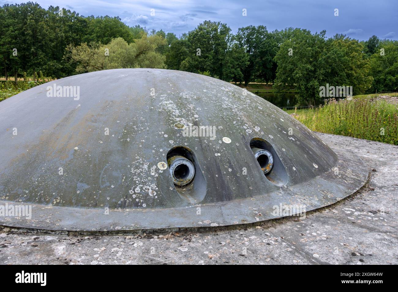 Panzerkuppel / Turm in Fort van Liezele, Festung des Festungsgebietes Antwerpen, Puurs-Sint-Amands, Provinz Antwerpen, Belgien Stockfoto