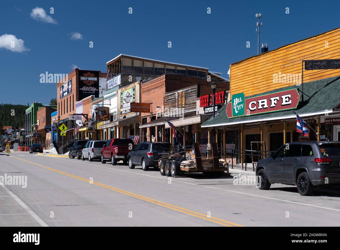 Blick auf die historische Main Street in Hill City, South Dakota in den Black Hills Stockfoto