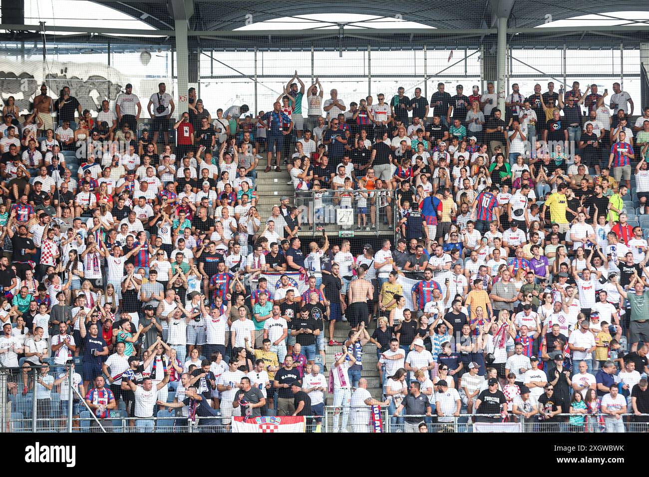 Graz, Österreich. Juli 2024. Freundschaftsspiel zwischen HNK Hajduk aus Kroatien und Fenerbahce SK aus der Türkei in der Merkur Arena. In Graz, Österreich, am 10. Juli 2024. Foto: Luka StanzlPIXSELL Credit: Pixsell/Alamy Live News Stockfoto