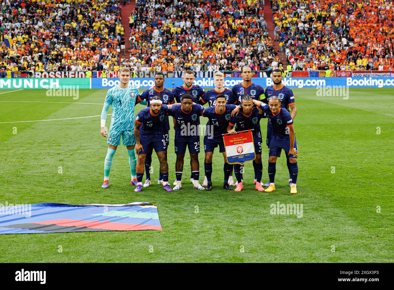 Das Team der Niederlande wurde im Achtelfinale der UEFA Euro 2024 zwischen den Nationalmannschaften Rumäniens und der Niederlande in der Allianz Arena in München gesehen Stockfoto