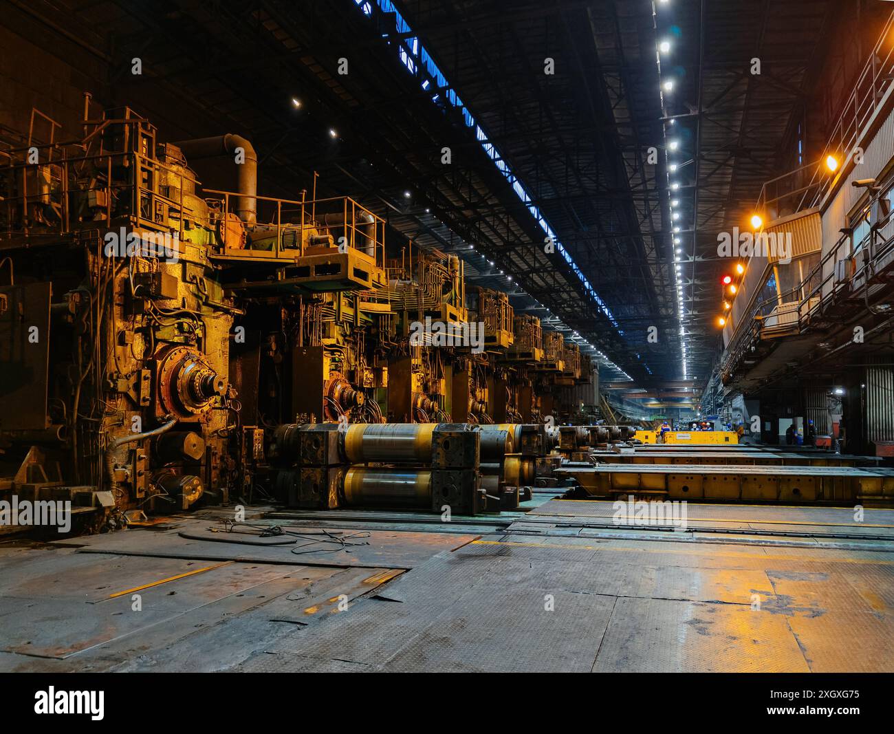 Walzmetallfabrik. Kontinuierliches Warmwalzwerk Stockfoto