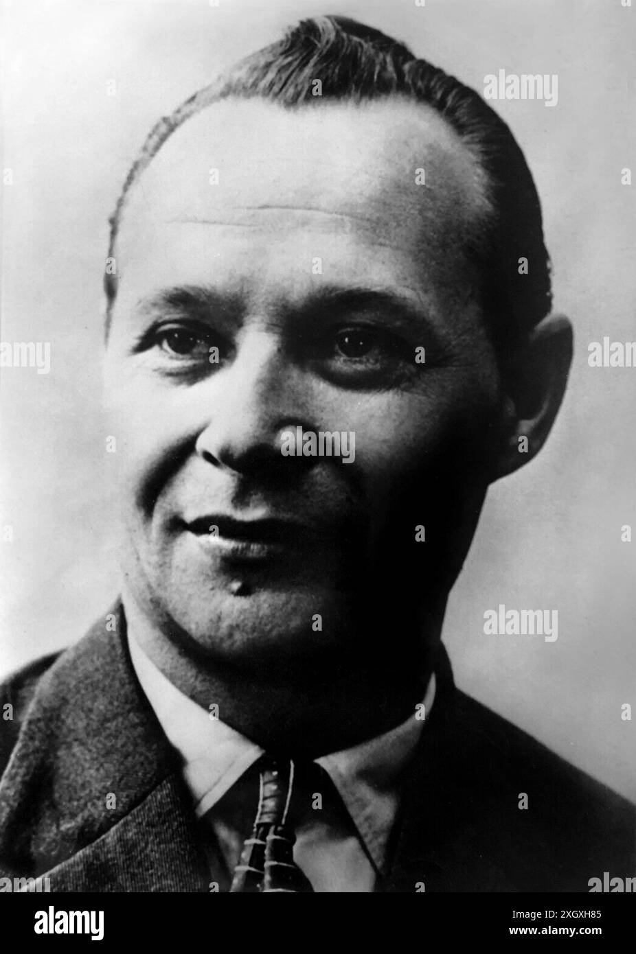 1960 v. Chr., Tschechoslowakei : der slowakische Politiker Alexander Dubceck ( Dubcek - Dubcek , 1921 - 1992 ). Am besten bekannt unter dem Slogan " Sozialismus mit menschlichem Gesicht " . Unbekannter Fotograf. - SLOWAKEI POLITICO - POLITICA - POLITIC - SOZIALISMO - SOZIALISMUS - COMUNISTA - COMUNISMO - KOMMUNIST - KOMMUNISMUS - Foto storiche - GESCHICHTE - Porträt - Rituratto - cravatta - Krawatte - Archivio GBB Stockfoto