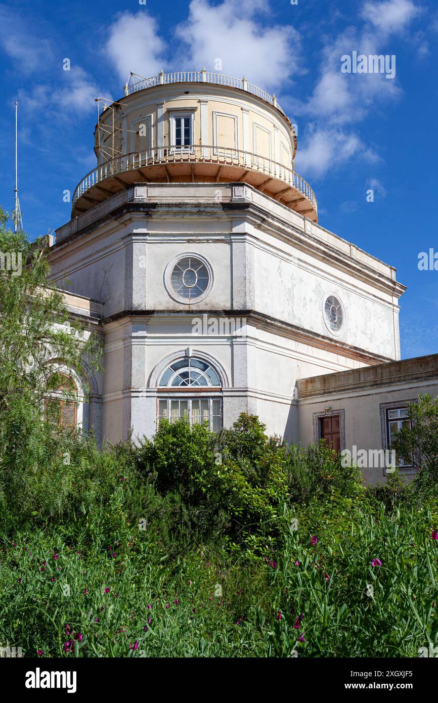 Das Lissabon Astronomische Observatorium (Observatório Astronómico de Lisboa) befindet sich in Tapada da Ajuda in der Pfarrei Alcântara, Lissabon, Portugal. Stockfoto