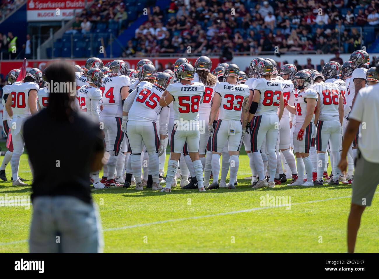 Die Cologne Centurions betreten das Stadion, GER Rhein Fire vs. Cologne Centurions, Fußball, Europäische Fußballliga, Spielwoche 7, Saison 2024, 07.07.2024 Foto: Eibner-Pressefoto/Fabian Friese Stockfoto