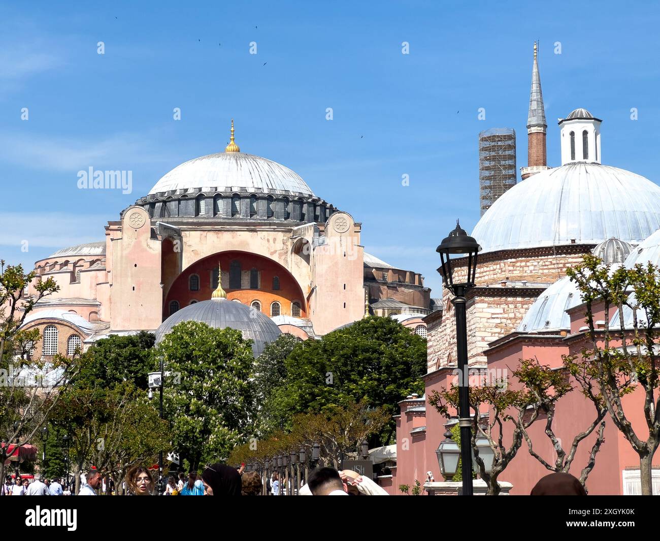 Istanbul, Türkei - 8. Mai 2024: Die Hagia Sophia, ein Zeugnis architektonischer Pracht. Stockfoto