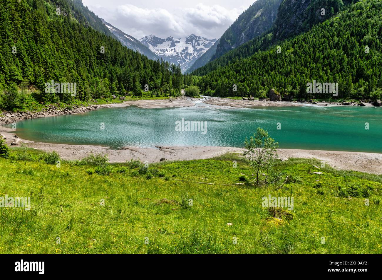 Das schöne Stilluptal, auch Wasserfalltal genannt, und der Stillup-Stausee bei Mayrhofen in Österreich, Europa Stockfoto