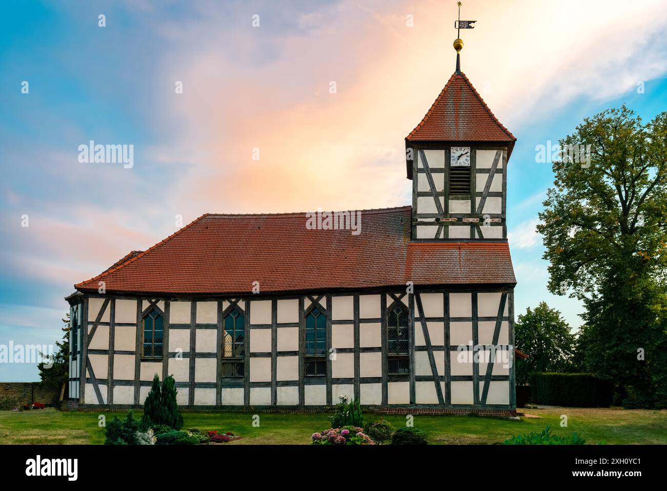 Alte Fachwerkkirche in Semlin, Brandenburg Stockfoto