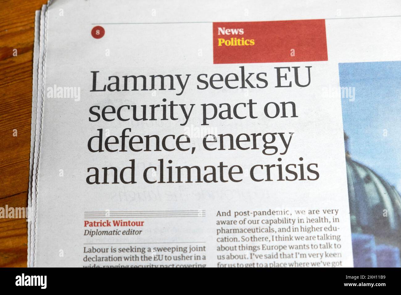 Außenminister David "Lammy sucht EU-Sicherheitspakt für Verteidigung, Energie und Klimakrise" Guardian-Zeitung übertitelt artikel 8 Juli 2024 London Vereinigtes Königreich Stockfoto