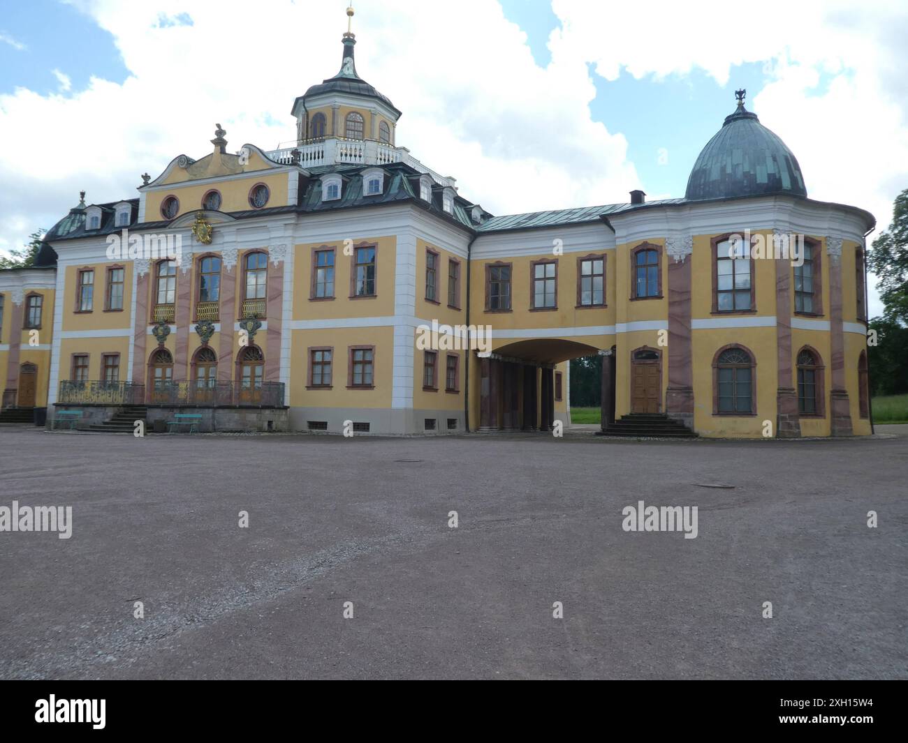 Weimar Schloss Belvedere das Schloss Belvedere ist eine üppig gestaltete Lustschlossanlage in der Nähe der Stadt Weimar. Barocke Sommerresidenz der Familie von Sachsen-Weimar und Eisenach. *** Schloss Weimar Belvedere das Schloss Belvedere ist ein aufwendig gestalteter Lustpalastkomplex in der Nähe der Stadt Weimar barocke Sommerresidenz der sächsischen Familie Weimar und Eisenach Copyright: XStopperx/xEibner-Pressefotox EP asr Stockfoto