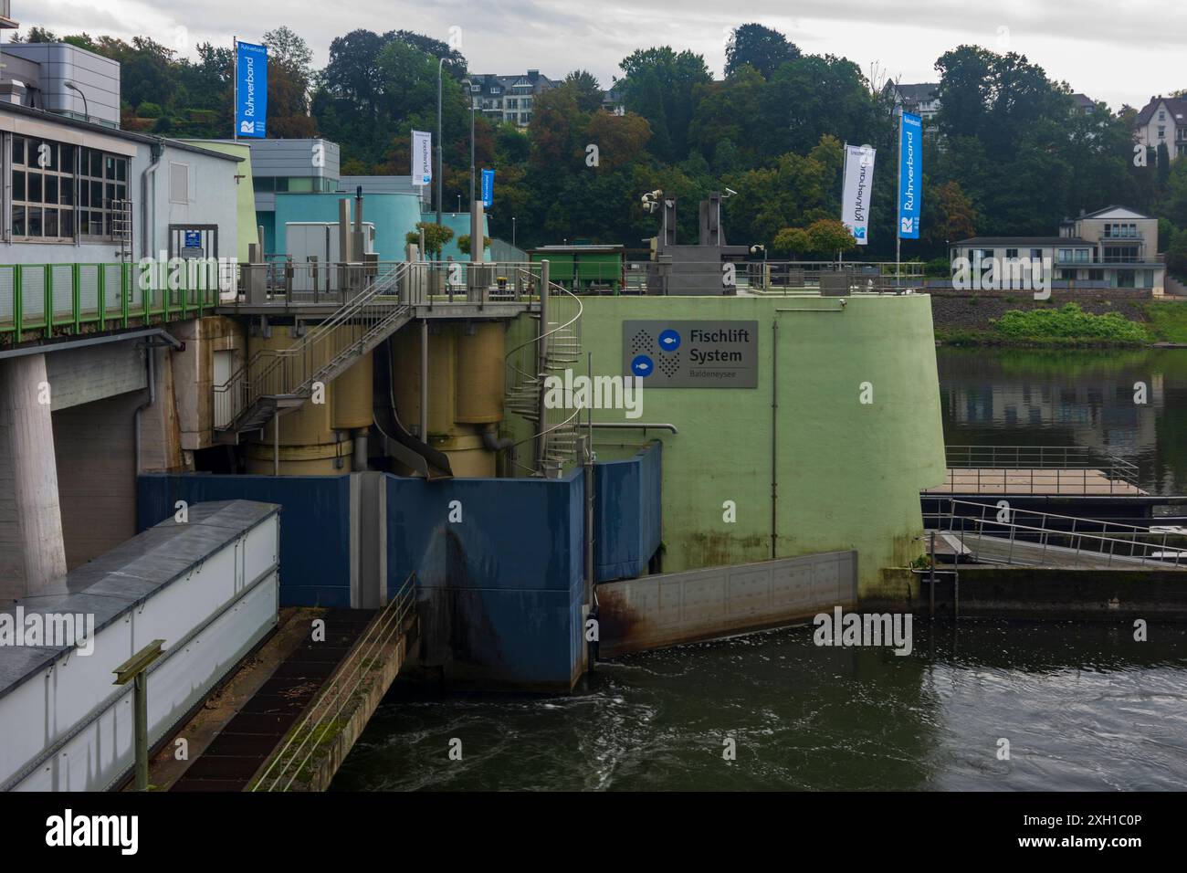 Ruhrgebiet, Stausee Baldeneysee, Staudamm und Wasserkraftwerk Essen Ruhrgebiet Nordrhein-Westfalen, Nordrhein-Deutschland Stockfoto