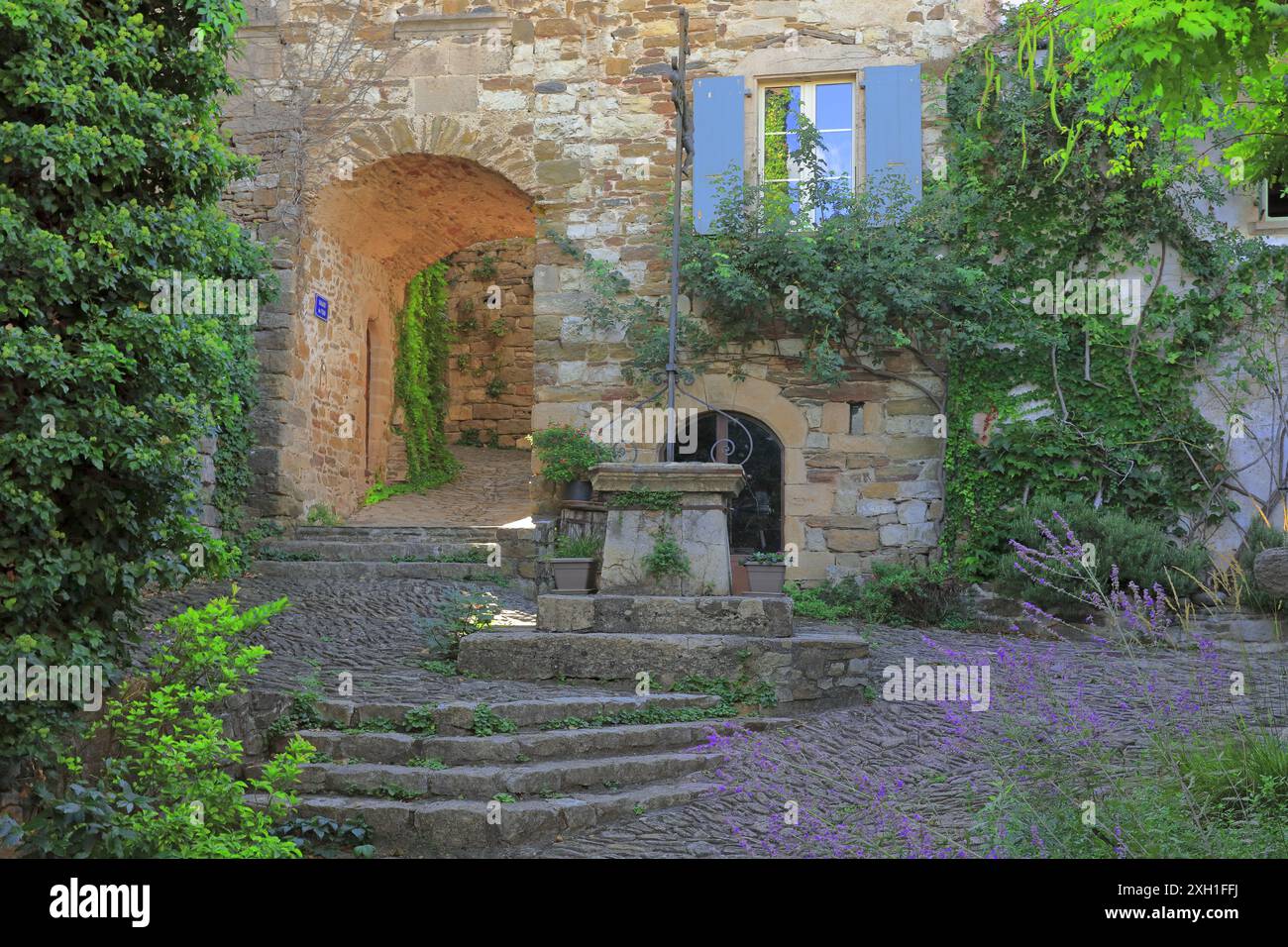 Frankreich, Ardèche, Naves, Village de caractère de l'Ardèche, Centre vieux Village, les ruelles, les Passages voûtés Stockfoto