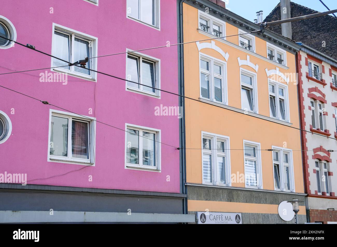 Düsseldorf 11.07.2024 Wohnungen Wohnungsnot Mietswohnung Mieten Mietpreis sozialer Wohnungsbau Immobilien Wohnraummangel Wohnung Baustelle Neubau Mehrfamilienhaus Mietshaus Miete Mietspiegel Mietpreisspiegel Immobilie Wohnungsmangel Baustau Wohnimmobilie Wohnungsimmobilien Mietpreise Altbau Leerstand Baumaterial Baustoffe Ballungsgebiet bezahlbarer Wohnraum CO2-Preis CO2 Bundes-Klimaschutzgesetz Heizen Heizung Klimapaket Mieter Vermieter Mietpreisbremse Klimasteuer Energiewende Büro Büros Homeoffice Home-Office Konjunkturpaket Grundsteuerreform Grundsteuererklärung Wohngeld Wohnungsgeld Wohnun Stockfoto