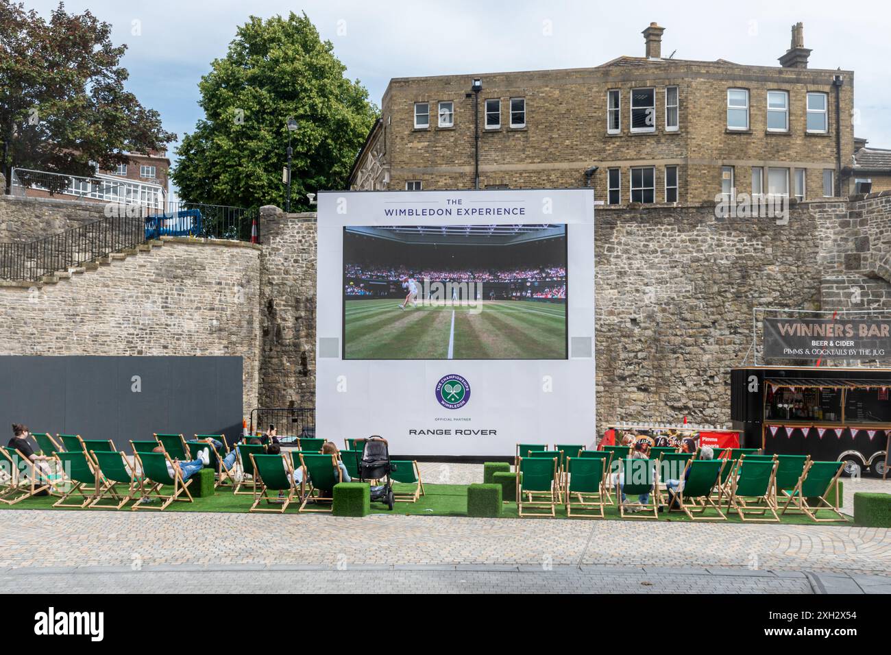 Wimbledon Watch Zone in Westquay, Southampton, Hampshire, England, Großbritannien. Am 11. Juli 2024 gewann Paolini im Halbfinale der Damen gegen Vekic Stockfoto