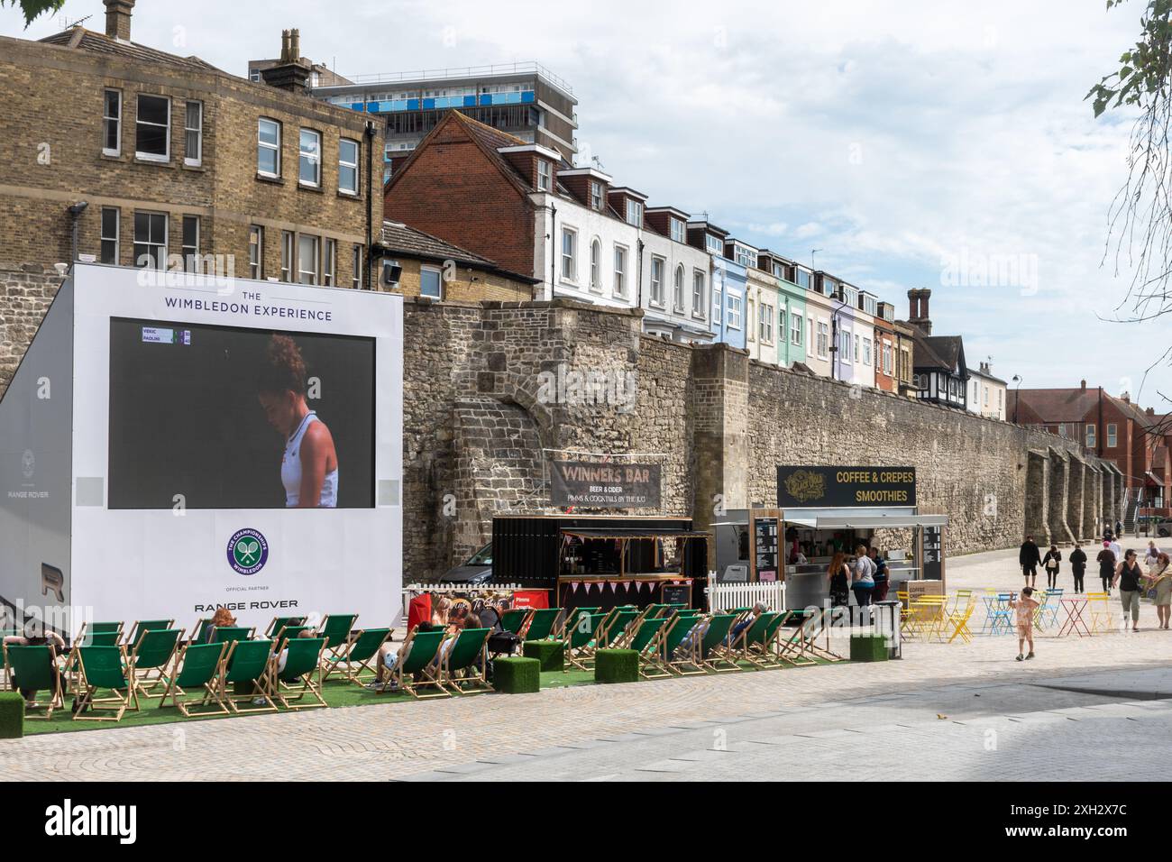 Wimbledon Watch Zone in Westquay, Southampton, Hampshire, England, Großbritannien. Am 11. Juli 2024 gewann Paolini im Halbfinale der Damen gegen Vekic Stockfoto