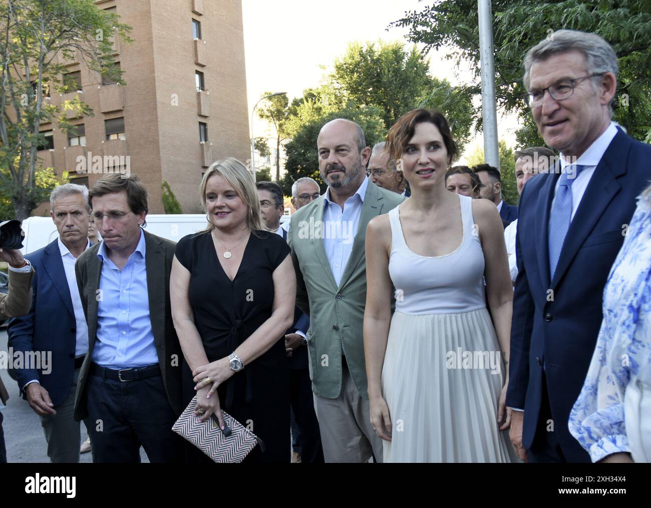 Madrid, Madrid, SPANIEN. Juli 2024. Die Präsidentin der Gemeinschaft Madrid, Isabel DÃ-az Ayuso, der Bürgermeister von Madrid, José Luis MartÃ-nez-Almeida, der Führer des populären Partido Alberto NÃºÃ±EZ FeijÃ³o und Marimar Blanco Garrido nehmen an der von der Stiftung, die seinen Namen trägt, veranstalteten Ehrenveranstaltung für Miguel Ãngel Blanco Teil. zum 27. Jahrestag der Entführung und Ermordung des jungen Politikers durch die Terrorgruppe ETA. (Kreditbild: © Richard Zubelzu/ZUMA Press Wire) NUR REDAKTIONELLE VERWENDUNG! Nicht für kommerzielle ZWECKE! Stockfoto