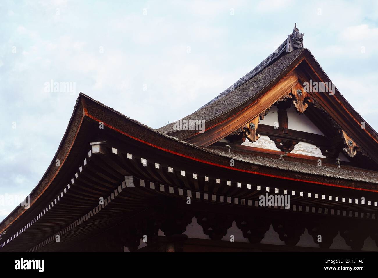Nahaufnahme eines Strohdachs eines traditionellen japanischen Hauses Stockfoto