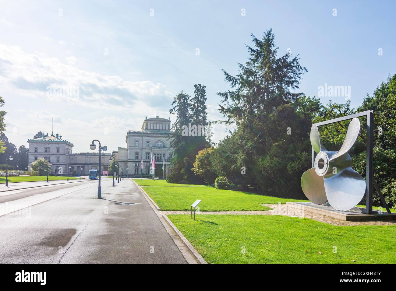 Essen: Villa Hügel, Schiffspropeller des Schnelldampfers Europa im Ruhrgebiet, Nordrhein-Westfalen, Deutschland Stockfoto